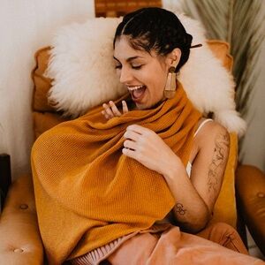 AMMA breastfeeding poncho / scarf - cocoon, color: honey cocoon